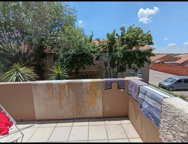 2 BEDROOM APARTMENT FOR SALE IN FLORENTIA